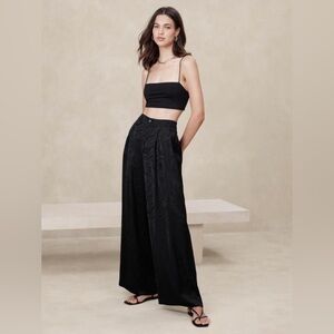 NWT! Banana Republic Jacquard Blac Silky Pleated Wide-Leg Pants - Size 8 Petite🤎